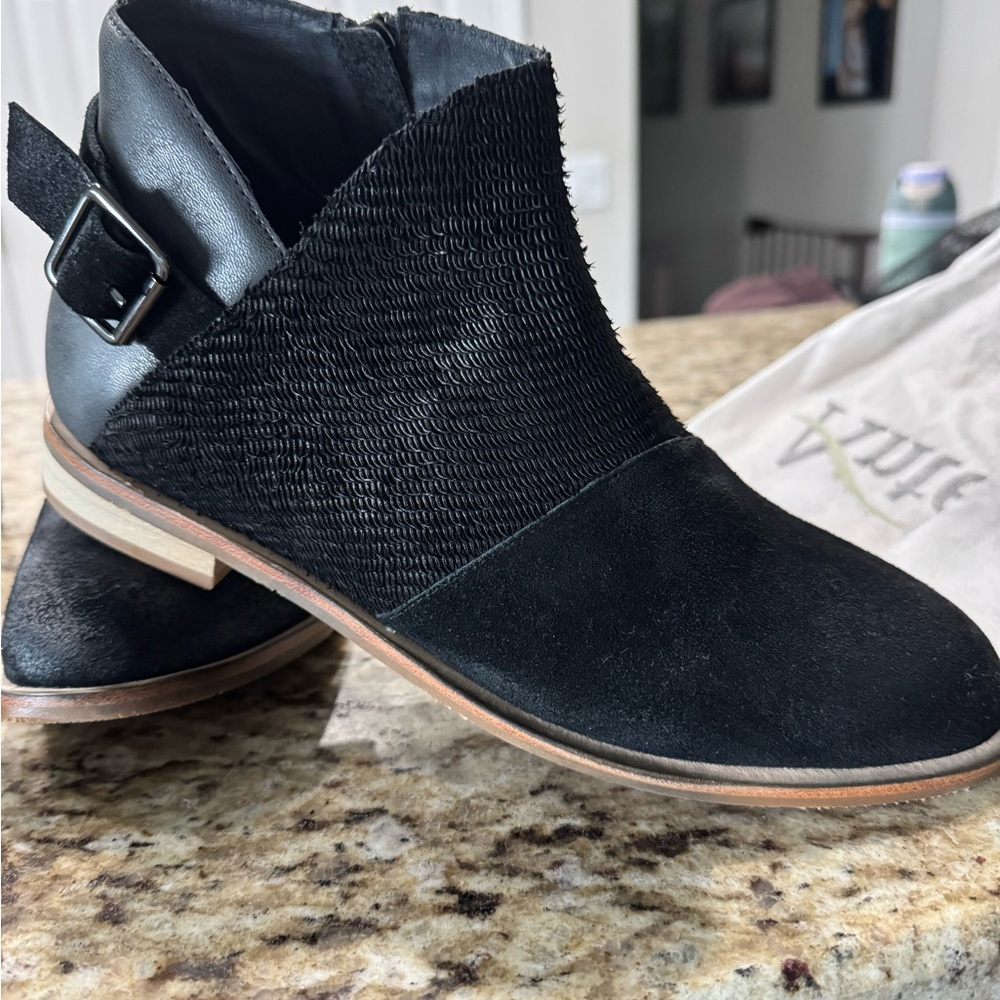NWT Antelope Laran Black Ankle Boots